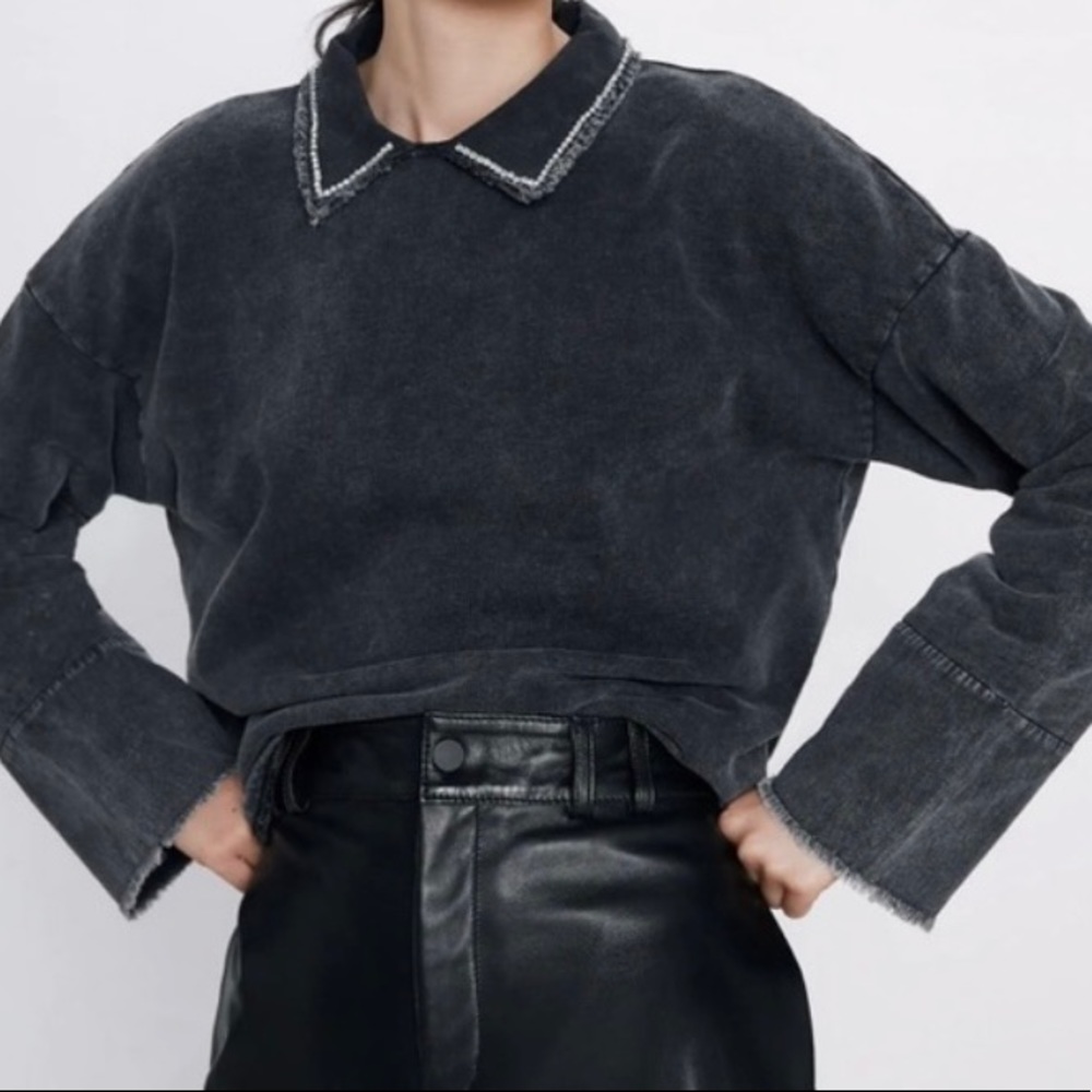 Zara Embellished Peter Pan
Sweatshirt . Gray size small